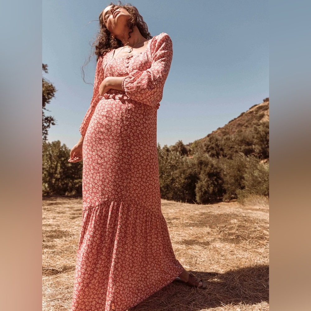 LOST & WANDER Madison maxi dress size MED sweetheart neckline long sleeve coral